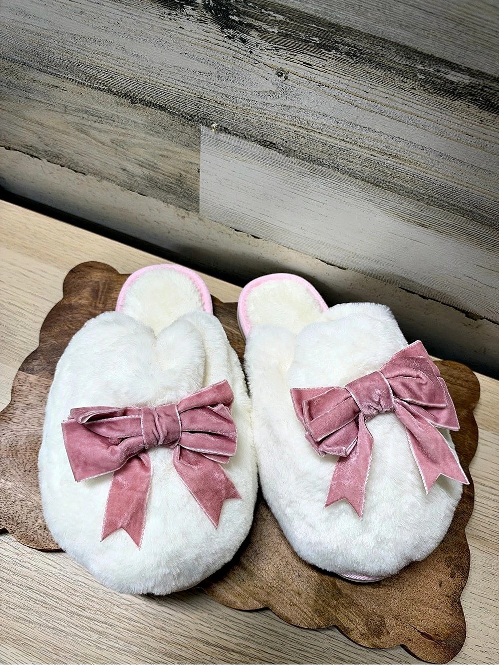 Bow Slippers in White & Pink